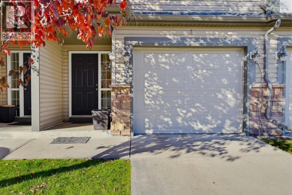 2pc Bathroom - 16 Eversyde Park Sw, Calgary, AB T2Y5G8 Photo 4