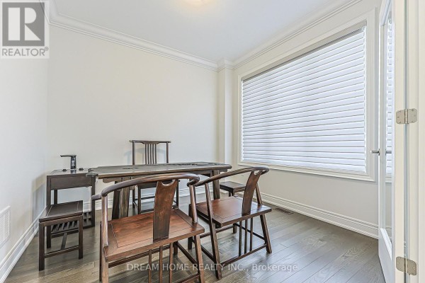 Family room - 16 Fair Winds Lane, East Gwillimbury, ON L9N0V5 Photo 5