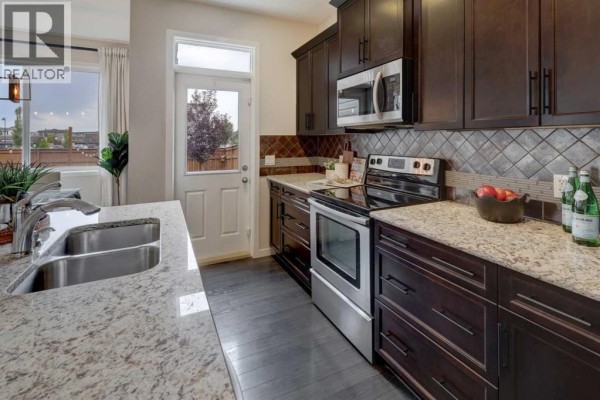Kitchen - 16 Fireside Place, Cochrane, AB T4C0R2 Photo 4