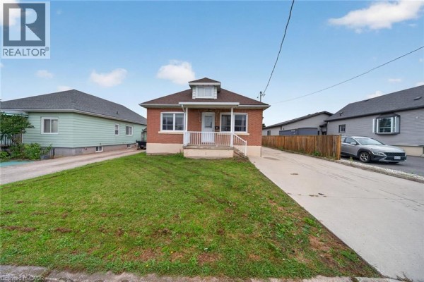 16 Garden Street, Thorold, ON L2V3J1 Photo 2