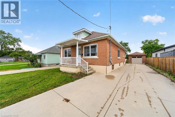 16 Garden Street, Thorold, ON L2V3J1 Photo 5