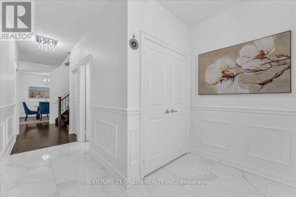 Kitchen - 16 Grendon Crescent, Brampton, ON L6X5N4 Photo 5
