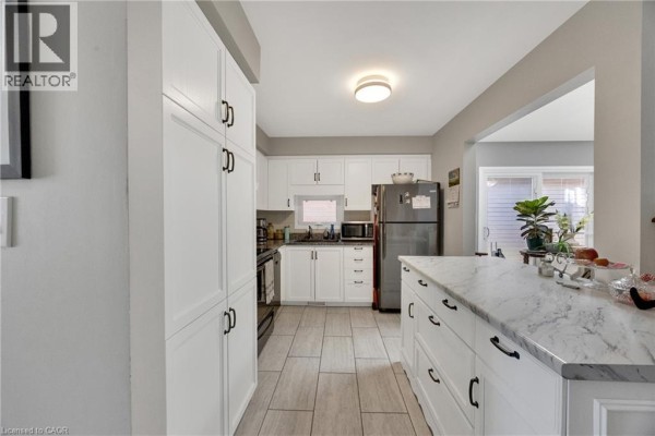 3pc Ensuite bath - 16 Hawkins Crescent, Tillsonburg, ON N4G5K7 Photo 5