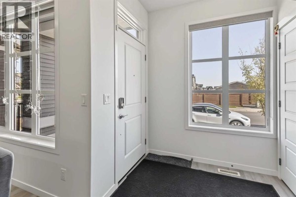 Foyer - 16 Howse Crescent Ne, Calgary, AB T3P1L4 Photo 3