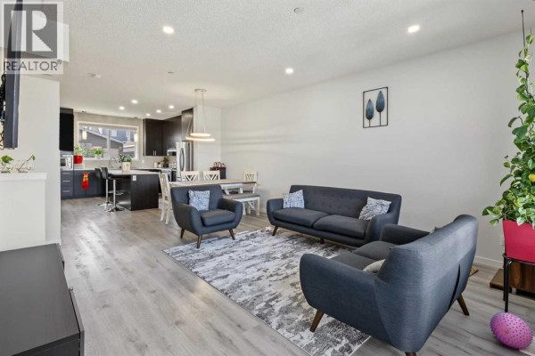 Kitchen - 16 Howse Crescent Ne, Calgary, AB T3P1L4 Photo 4