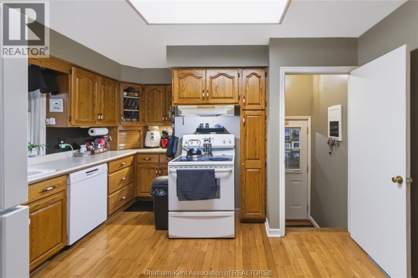Utility room - 16 Indian Creek Road West, Chatham, ON N7M2E1 Photo 5