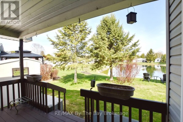 Kitchen - 16 Indiana Avenue, Wasaga Beach, ON L9Z3A8 Photo 3