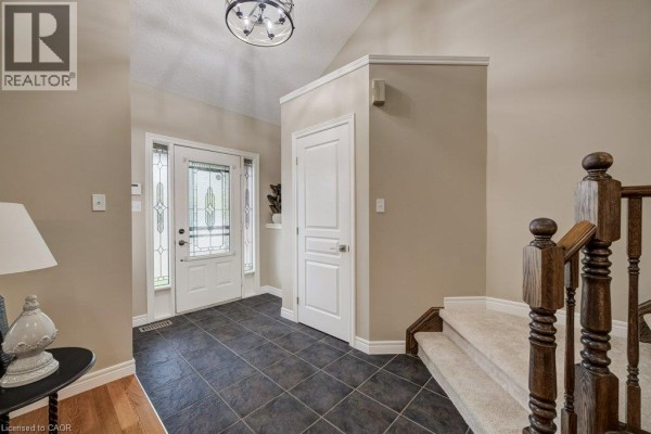 16 Irongate Drive, Paris, ON, photo 3