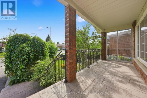 Kitchen - 16 Jardine Street, Brampton, ON L6S3H4 Photo 3