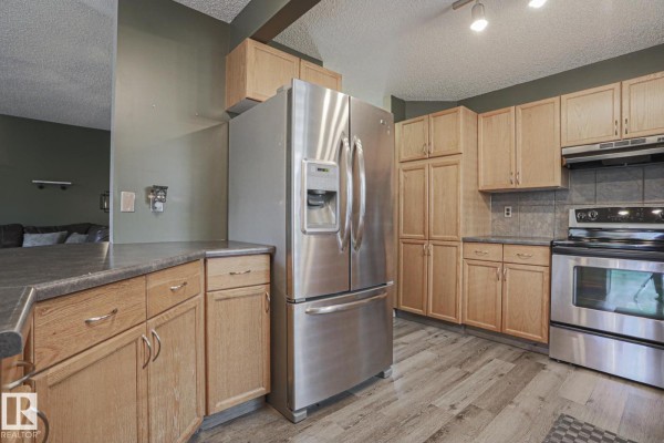 Dining room - 16 Lawson Bv, Spruce Grove, AB T7X4P1 Photo 2