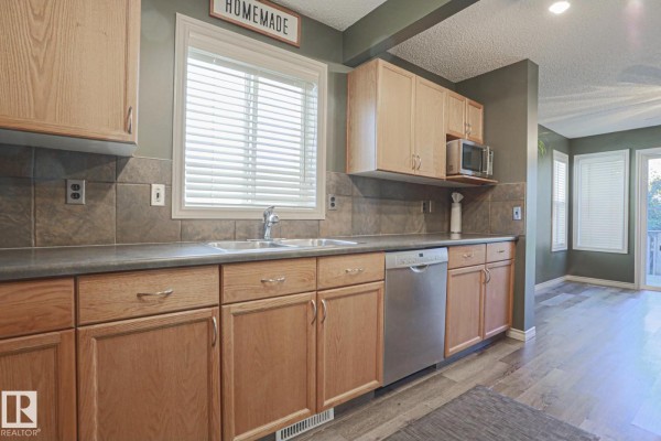 Primary Bedroom - 16 Lawson Bv, Spruce Grove, AB T7X4P1 Photo 4