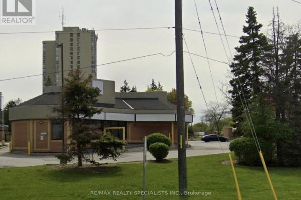 16 Lisa Street, Brampton, ON L6T5R2 Photo 2