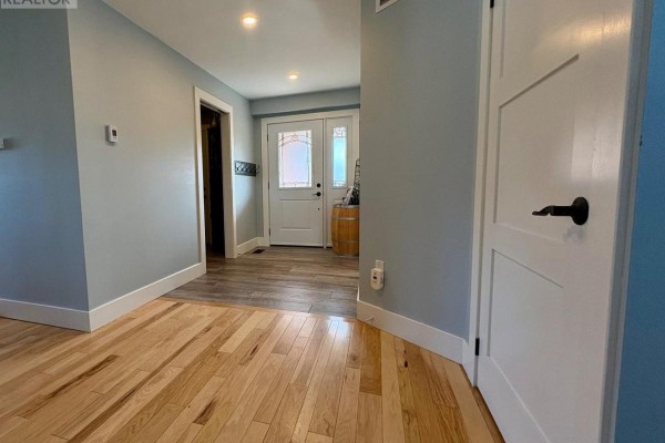 16 Loree Drive, Adjala Tosorontio, ON, photo 3