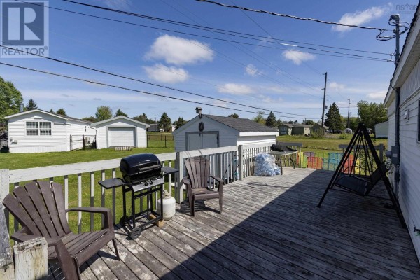 16 Lorne Crescent, Amherst, NS, photo 2