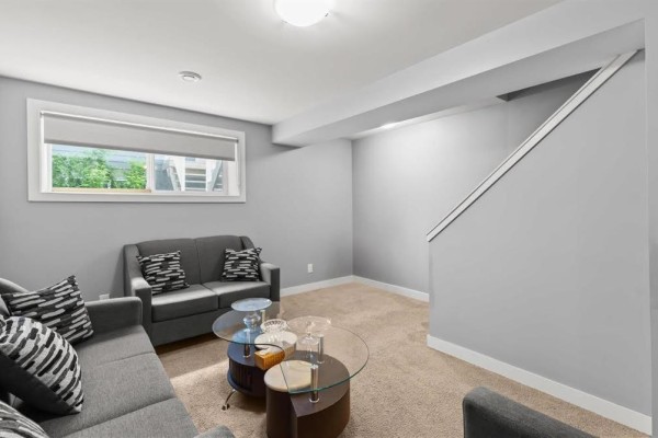 16 Mager Drive, Winnipeg, MB R2M0J7 Photo 3