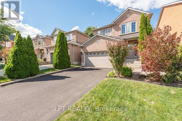 Family room - 16 Oak Gardens Court, Brampton, ON L6R2Y6 Photo 2