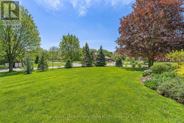 Pantry - 16 Oak Ridge Drive, Halton Hills, ON L7G5G6 Photo 5