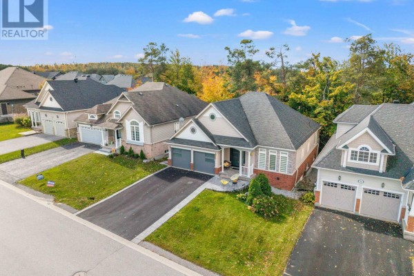 16 Oakmont Avenue, Oro Medonte, ON L0L2L0 Photo 4