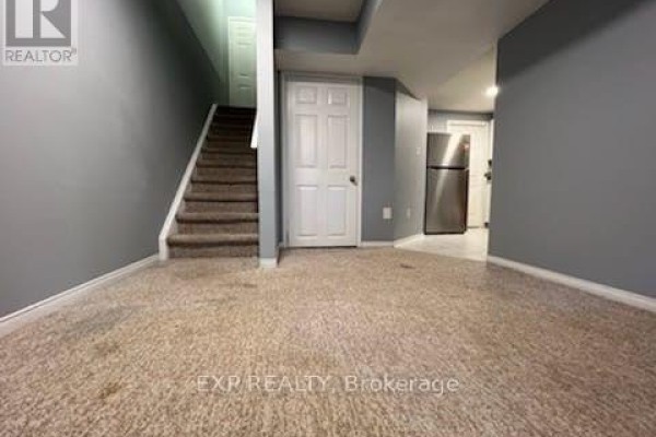16 Oliti Court, Toronto, ON M9L3A3 Photo 2