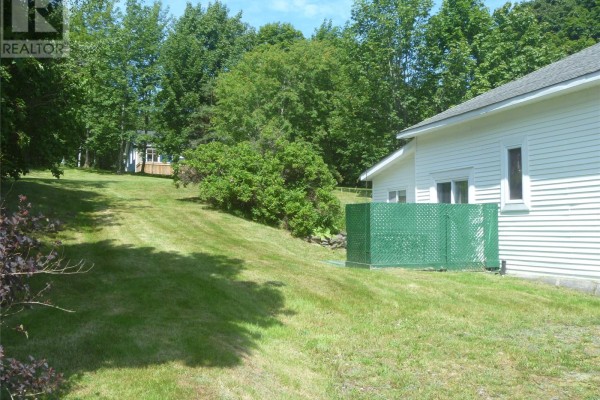 Bath (# pieces 1-6) - 16 Patrick Street, Carbonear, NL A1Y1B7 Photo 5