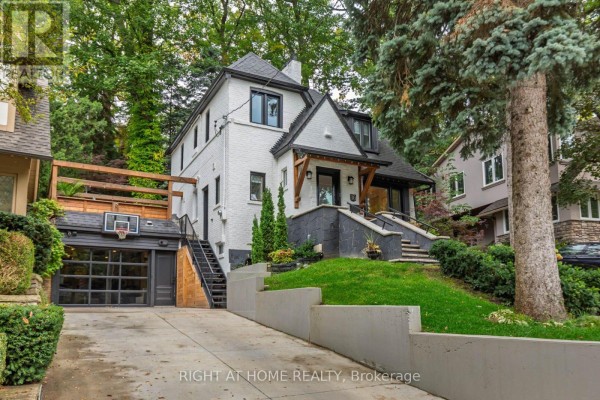 16 Pine Crescent, Toronto, ON M4E1L2 Photo 2