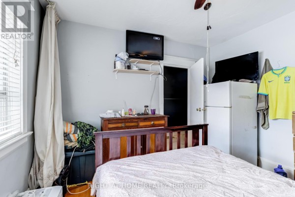 Bedroom - 16 Pryor Avenue, Toronto, ON M6N1M4 Photo 4