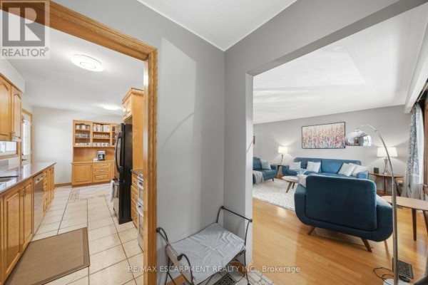 Bedroom - 16 Redwood Court, Hamilton, ON L8G2Y4 Photo 4