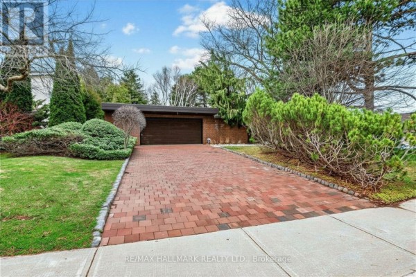 Residential for rent at 16 Royal Oak Drive, Toronto, ON - MLS® odhWpB