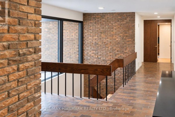 16 Royal Oak Drive, Toronto, ON, photo 2