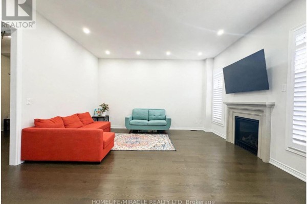 Family room - 16 Sam Battaglia Crescent, Georgina, ON L0E1R0 Photo 5