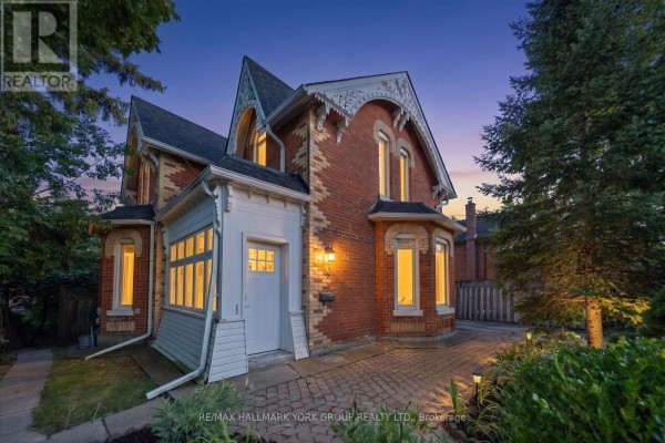 16 Scarboro Street, Mississauga, ON L4T1E4 Photo 2