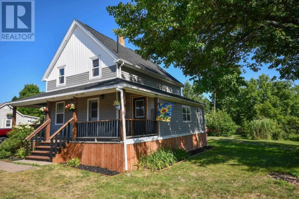 Mud room - 16 School Street, Hantsport, NS B0N1P0 Photo 2