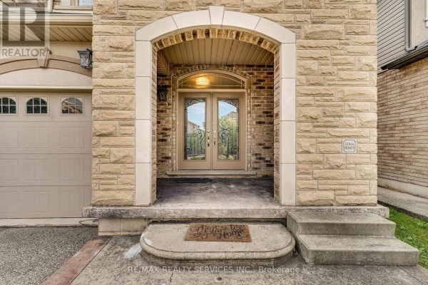 16 Sistine Court, Hamilton, ON L9B0C4 Photo 2