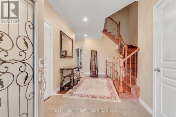 16 Sistine Court, Hamilton, ON L9B0C4 Photo 4