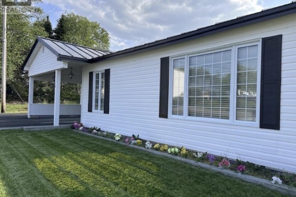 Bath (# pieces 1-6) - 16 Spencer Road, Centreville, NL A0G4P0 Photo 2