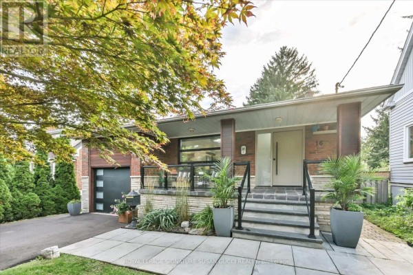 Kitchen - 16 Squires Avenue, Toronto, ON M4B2R3 Photo 3