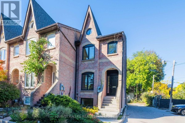 16 St. James Court, Toronto