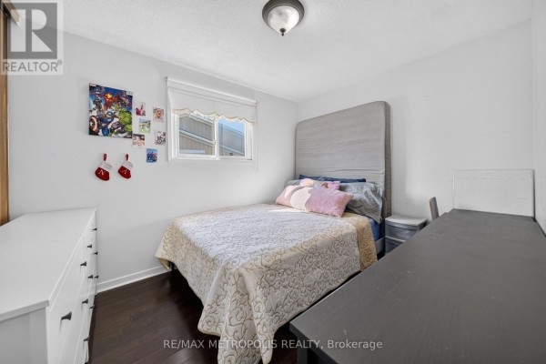 Bedroom 2 - 16 Stanbridge Court, Toronto, ON M1B2S5 Photo 5