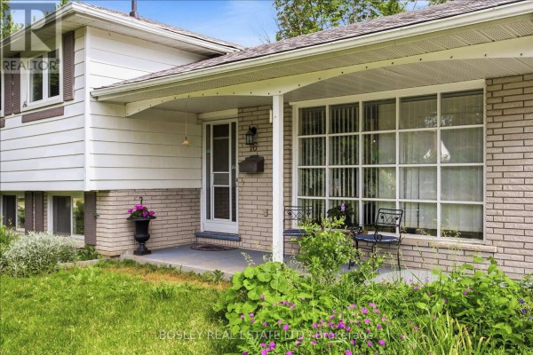 16 Steel Street, Barrie, ON, photo 2