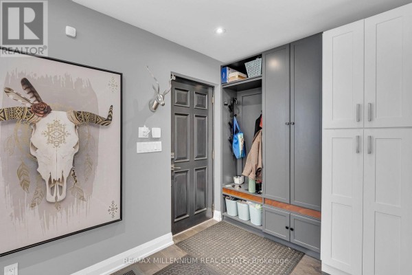 16 Sultana Avenue, Toronto, ON M6A1S8 Photo 3