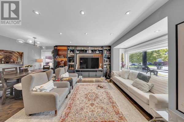 16 Sultana Avenue, Toronto, ON M6A1S8 Photo 5