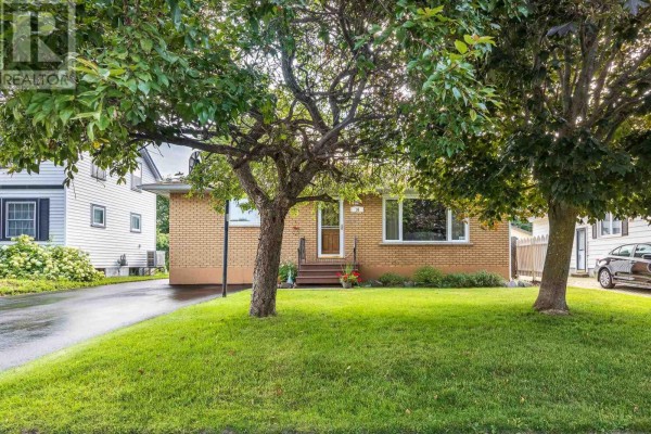 16 Tuckett St, Sault Ste  Marie, ON, photo 2
