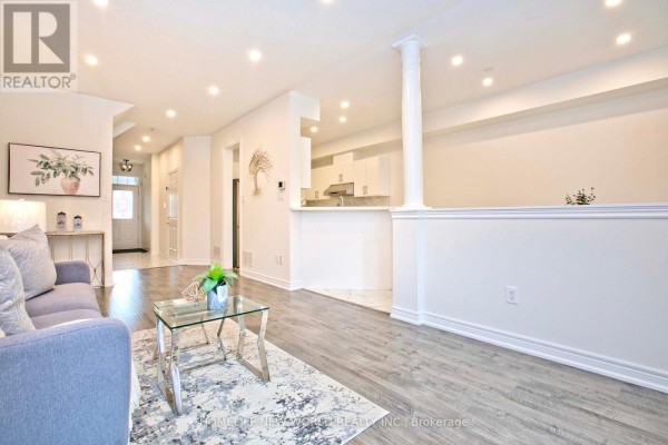 Kitchen - 16 Venture Avenue, Richmond Hill, ON L4S2P2 Photo 5