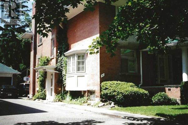 16 Wellington Street E, Brampton, ON, photo 2