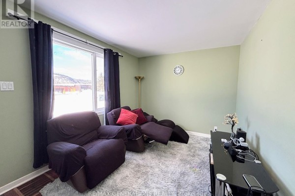 Bedroom 2 - 16 Wenonah Drive, Manitouwadge, ON P0T2C0 Photo 5