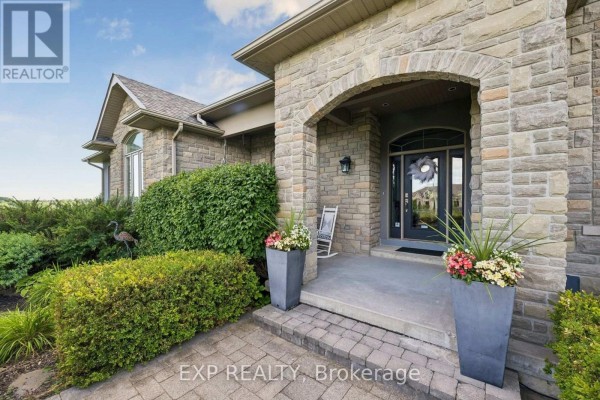 Kitchen - 16 Westlake Street, Clarington, ON L0B1J0 Photo 4