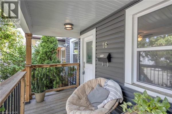 16 Wexford Avenue N, Hamilton, ON, photo 2