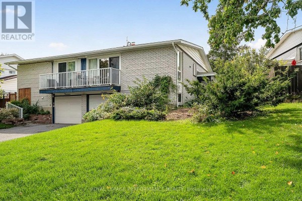 16 Woodmount Crescent, Ottawa, ON K2E5R1 Photo 2