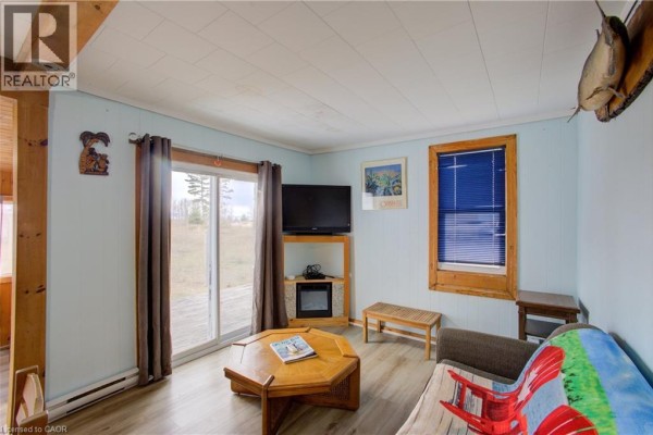 16 Zoo Park Road, Wasaga Beach, ON, photo 3
