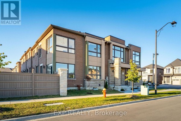 Family room - 160 Bawden Drive, Richmond Hill, ON L4S0M1 Photo 3
